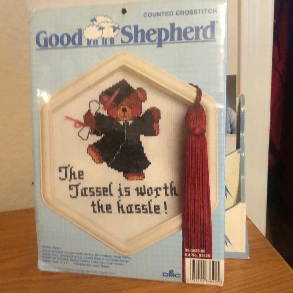 Needlework Counted Cross Stitch kit approximately 6” x 7”. Includes all material